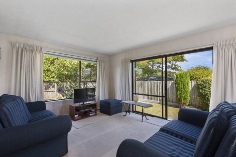 Photo of property in 2/61 Sarabande Avenue, Redwood, Christchurch, 8051