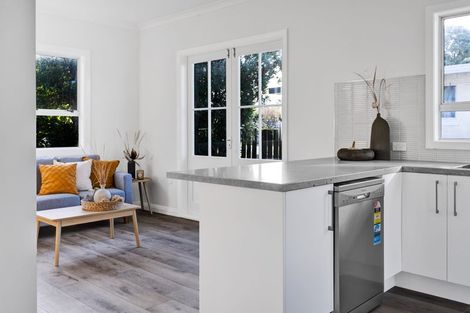 Photo of property in 188 South Road, Hawera, 4610