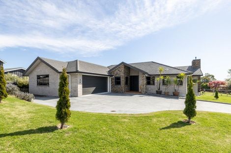 Photo of property in 2 Burbury Ridge, Havelock North, 4130