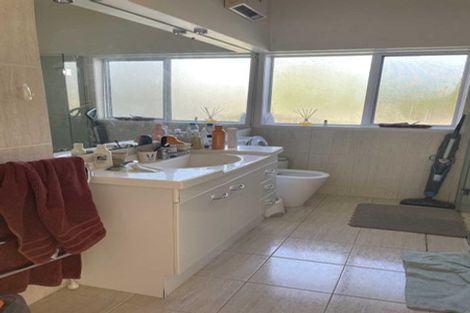 Photo of property in 2/49 Castor Road, Castor Bay, Auckland, 0620