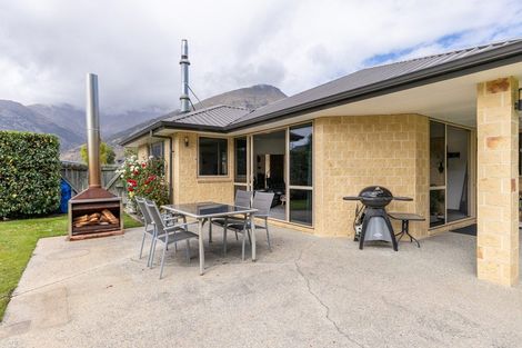 Photo of property in 33 Sylvan Street, Lake Hayes, Queenstown, 9304