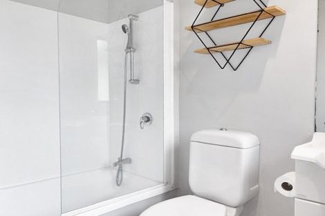 Photo of property in 4/18 Roanoke Way, Albany, Auckland, 0632