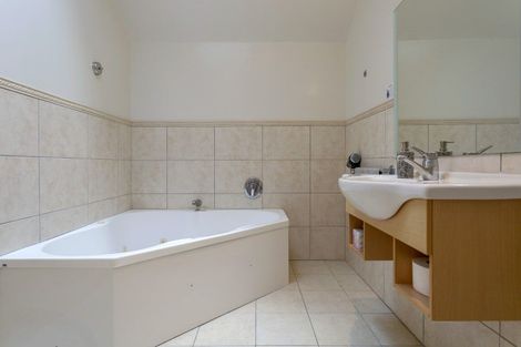 Photo of property in 1/7 Tui Street, Torbay, Auckland, 0630