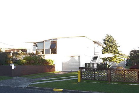 Photo of property in 17 Ngatuku Place, Tokoroa, 3420