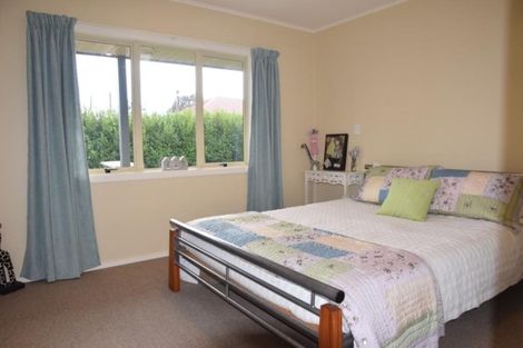Photo of property in 35-37 Moa Street, Waikiwi, Invercargill, 9810