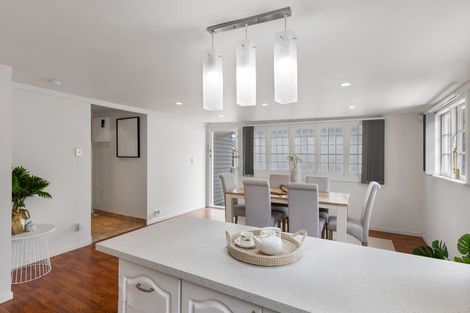 Photo of property in 1/27 Peach Road, Glenfield, Auckland, 0629