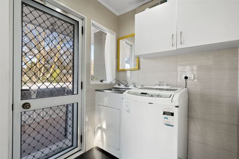 Photo of property in 2/1 Rakaia Rise, Clover Park, Auckland, 2019