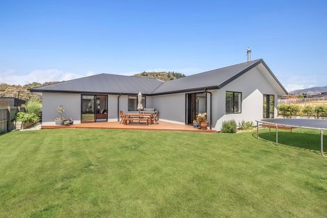 Photo of property in 4 Rua Street, Albert Town, Wanaka, 9305