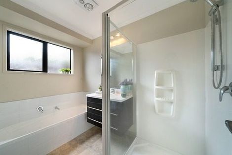 Photo of property in 2 Renata Crescent, Te Atatu Peninsula, Auckland, 0610