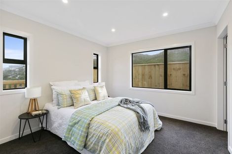 Photo of property in 6 Pihipihi Way, Crofton Downs, Wellington, 6035