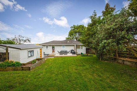 Photo of property in 4 Brunner Road, Glen Eden, Auckland, 0602