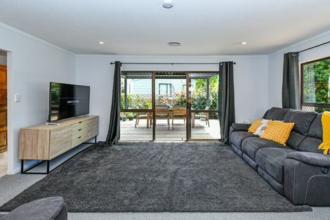 Photo of property in 15 Oakmont Place, Wattle Downs, Auckland, 2103