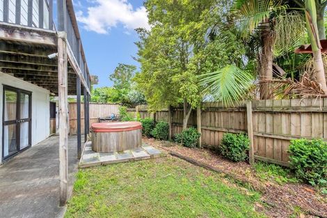Photo of property in 1/25 Cron Avenue, Te Atatu South, Auckland, 0610