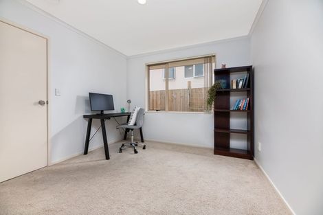 Photo of property in 32 Lomas Way, Albany, Auckland, 0632