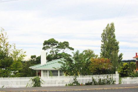 Photo of property in 135 Main Road, Fairfield, Dunedin, 9018