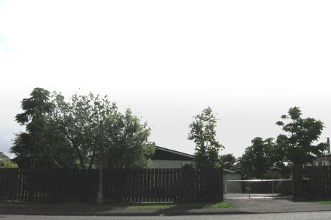 Photo of property in 19 Waari Avenue, Sunnyvale, Auckland, 0612