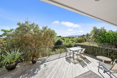 Photo of property in 2 Frimley Terrace, Waikanae Beach, Waikanae, 5036