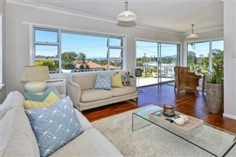 Photo of property in 12 Quebec Road, Milford, Auckland, 0620