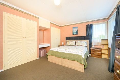Photo of property in 1a Dunk Place, Milson, Palmerston North, 4414