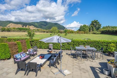 Photo of property in 106 Settlement Road, Te Horo, Otaki, 5582