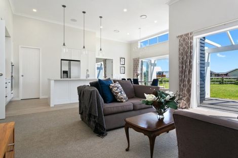 Photo of property in 1 Kotare Grove, Cambridge, 3434