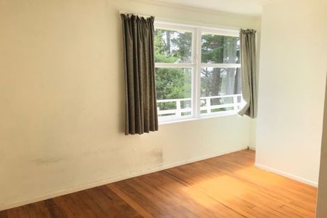 Photo of property in 605 Glenfield Road, Totara Vale, Auckland, 0629