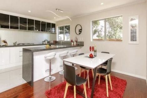 Photo of property in 436a East Coast Road, Windsor Park, Auckland, 0630