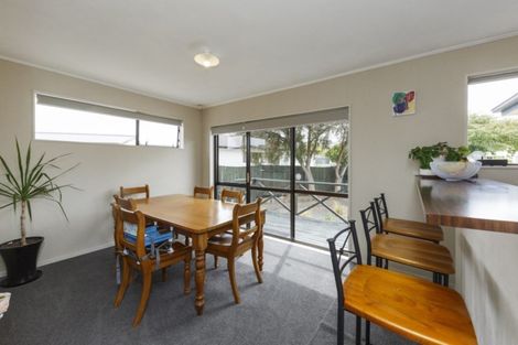 Photo of property in 7 Cedar Grove, Highbury, Palmerston North, 4412