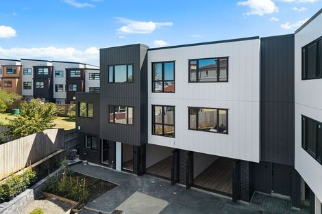Photo of property in 8/2 Nikau Street, New Lynn, Auckland, 0600