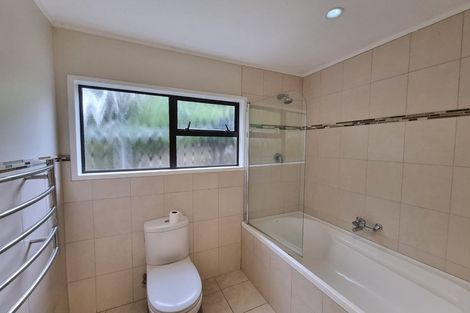 Photo of property in 28a Longburn Road, Henderson, Auckland, 0610