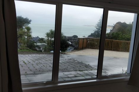 Photo of property in 32a Wade River Road, Stanmore Bay, Whangaparaoa, 0932