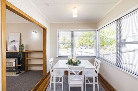 Photo of property in 10 Catlins Crescent, Milson, Palmerston North, 4414