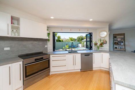 Photo of property in 81 Kensington Drive, Taradale, Napier, 4112
