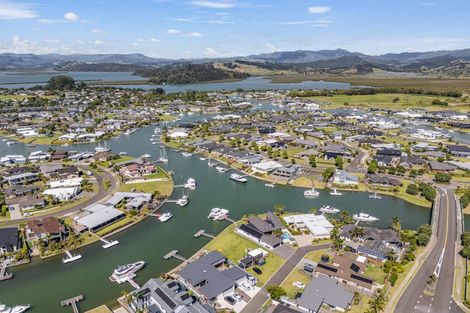 Photo of property in 14 Mermaid Place, Whitianga, 3510