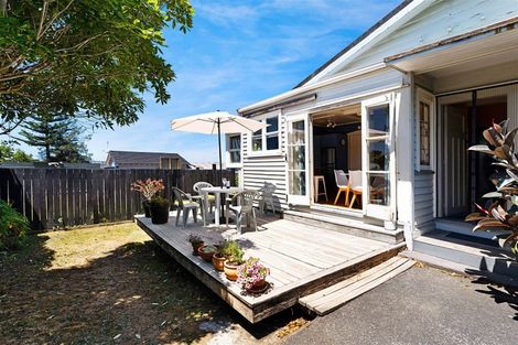 Photo of property in 17 Arawa Street, New Lynn, Auckland, 0600