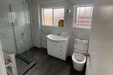 Photo of property in 2/42 Sheridan Drive, New Lynn, Auckland, 0600