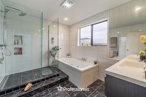 Photo of property in 1 Aldersgate Grove, Stokes Valley, Lower Hutt, 5019