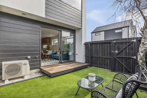 Photo of property in 67c Royal Crescent, Saint Kilda, Dunedin, 9012