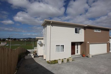 Photo of property in 65 Zara Court, Windsor Park, Auckland, 0632