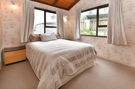 Photo of property in 11 Tatyana Place, Massey, Auckland, 0614