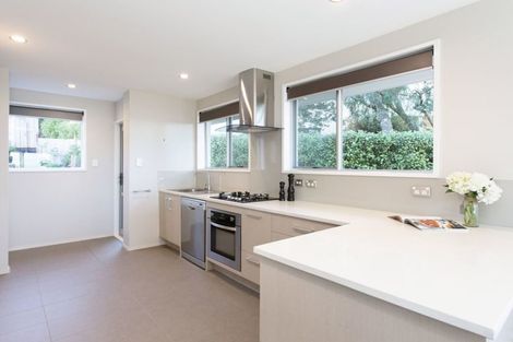 Photo of property in 2/54 Belleview Terrace, Mount Pleasant, Christchurch, 8081