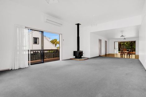 Photo of property in 64 Rhinevale Close, Henderson, Auckland, 0612