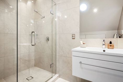 Photo of property in 17 Innes Road, St Albans, Christchurch, 8052