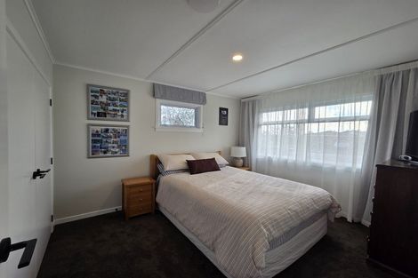 Photo of property in 11 Truby King Street, Merrilands, New Plymouth, 4312