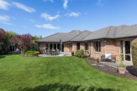 Photo of property in 37 Hussey Road, Harewood, Christchurch, 8051