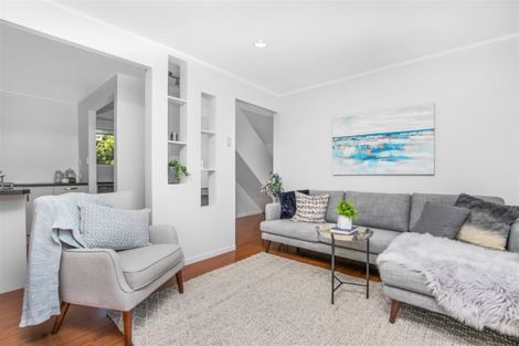 Photo of property in 2/327 Bucklands Beach Road, Bucklands Beach, Auckland, 2012