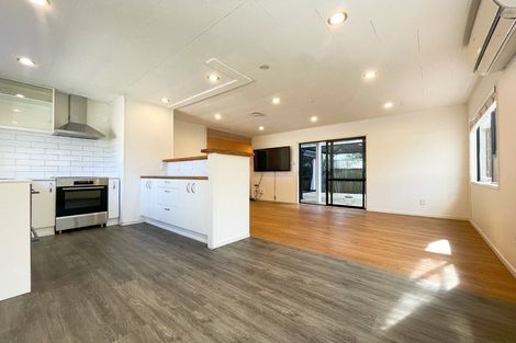 Photo of property in 1/294 West Coast Road, Glen Eden, Auckland, 0602