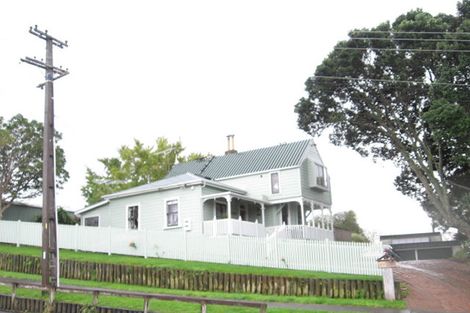 Photo of property in 98 Uxbridge Road, Cockle Bay, Auckland, 2014