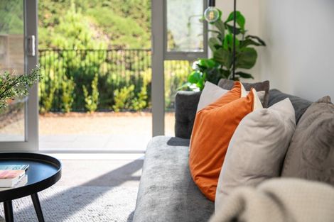 Photo of property in 84 Ara Paiwhenua, Tawa, Wellington, 5028