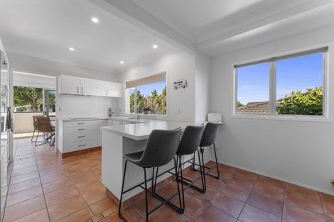 Photo of property in 22 Himalaya Drive, Half Moon Bay, Auckland, 2012